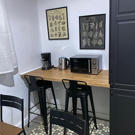 Spacious Modern Apartment In The Vibrant El Raval Barcelona Bagian luar foto