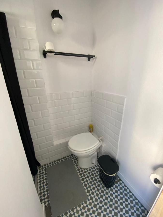 Spacious Modern Apartment In The Vibrant El Raval Barcelona Bagian luar foto