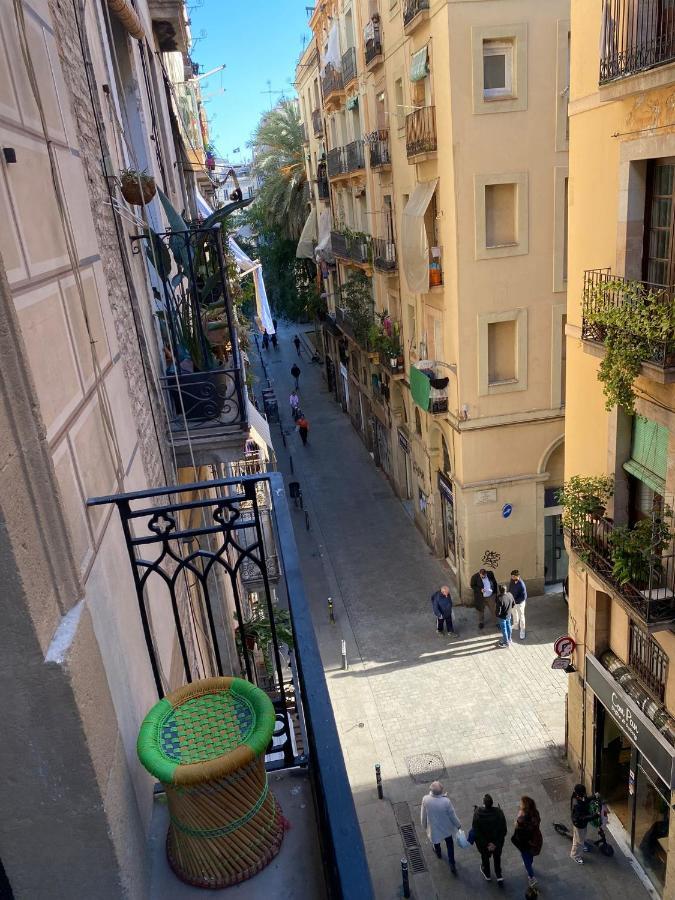 Spacious Modern Apartment In The Vibrant El Raval Barcelona Bagian luar foto